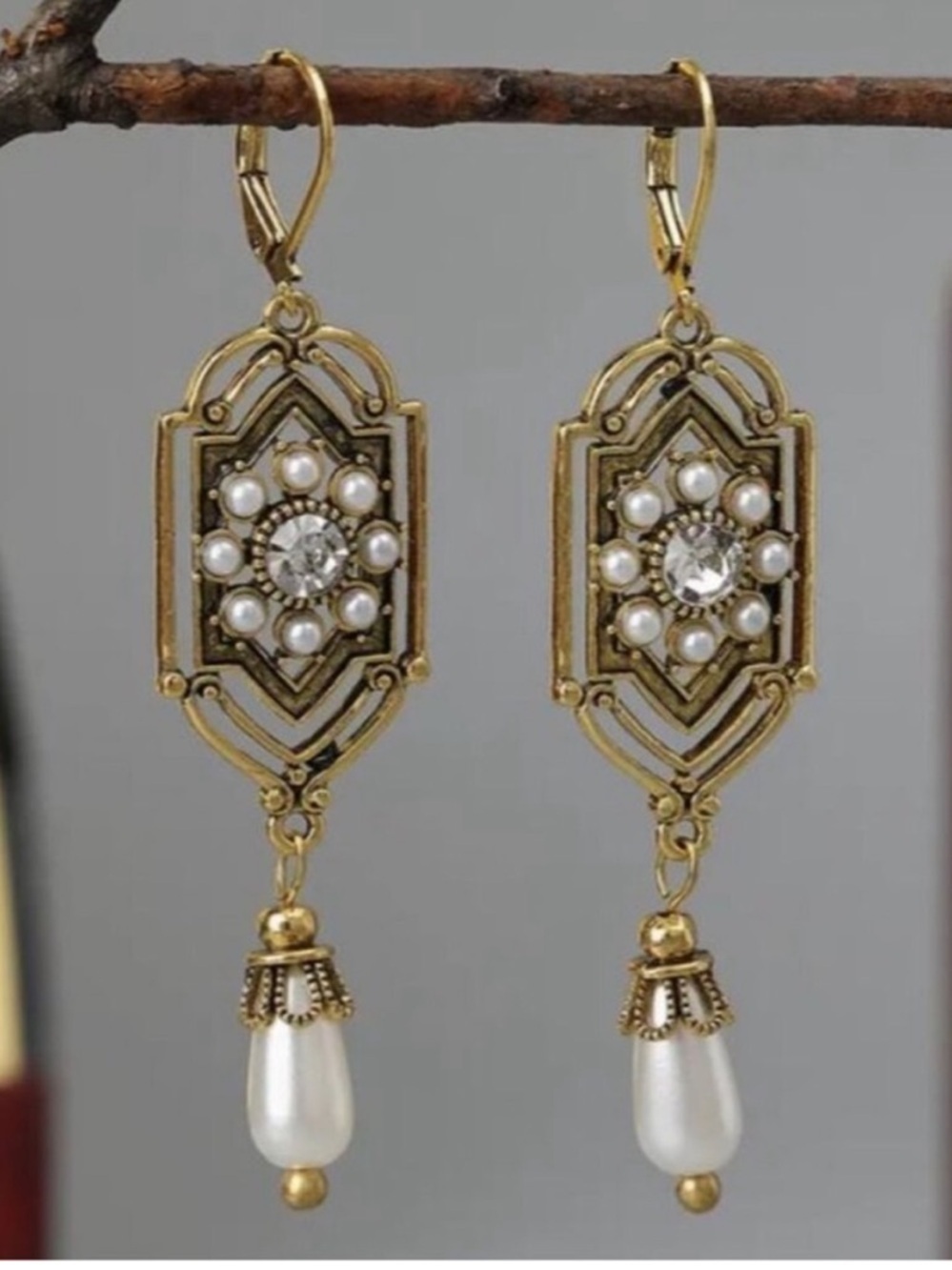 Vintage-Inspired Gold Pearl Drop Earrings - Elegant White Pearls